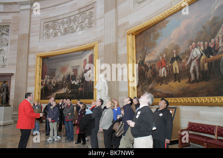 Washington DC Washingto,D.C.,Vereinigte Staaten US Capitol,Rotunde,Geschichte,Regierung,Gemälde,Kapitulation von General John Burgoyne,Erklärung der Unabhängigkeitserklärung Stockfoto