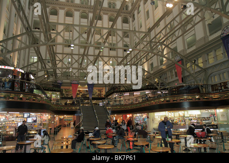 Washington DC, Pennsylvania Avenue, Old Post Office Pavilion, Gebäude, Renovierung, Atrium, Shopping Shopper Shopper shoppen Geschäfte Markt Märkte Marktplatz Stockfoto