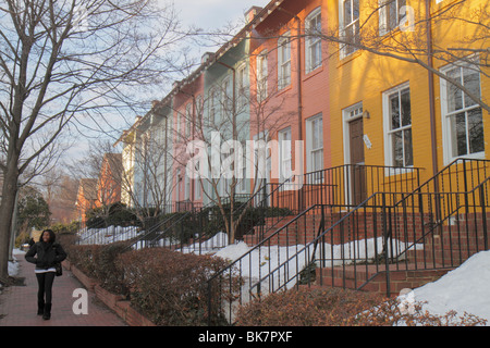 Washington DC Washingto, D.C., Georgetown, Prospect Street, historisches Viertel, Reihenhäuser, College-Stadt, Gentrifizierung, Schwarzschwarz, afrikanisches Afrika Stockfoto