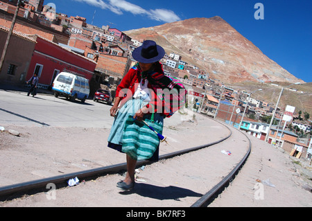 Eine indigene Frau in Potosi, Bolivien Stockfoto