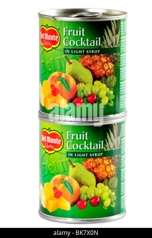 Zwei Dosen von Del Monte-Frucht-Cocktail im hellen Sirup Stockfoto