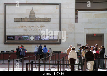 Washington, DC, Nation's Capital, United States US Capitol, Emancipation Hall, Visitor Center, Tour, Informationen, Schreibtisch, Hilfe, umschlingene Linie, Schwarz, Mann Männer männlich, woma Stockfoto