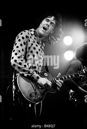 Gary Moore spielen auf der Les Paul Gitarre "Alpha Assault" mit Rock Band Thin Lizzy auf der schwarzen Rose Tour durch Skandinavien im Mai 1979 Stockfoto