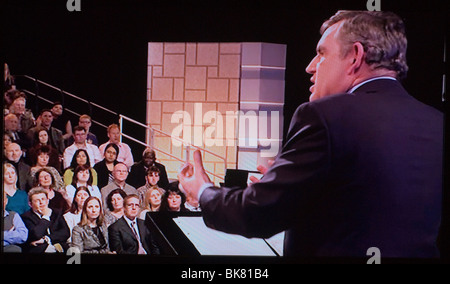 MP MPs erste Fernsehen Wahl Debatte Gordon Brown mit Manchester Publikum 15 April 2010. 2010 s UK HOMER SYKES Stockfoto