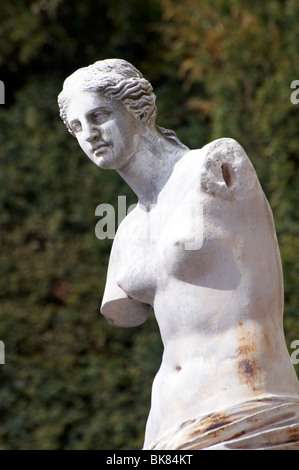 Klassische Statuen in den formalen Gärten im Blenheim Palace Stockfoto