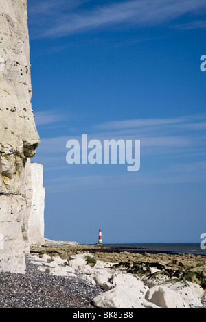 Beachy Head Leuchtturm vom Boden/Meeresspiegel gesehen. Stockfoto