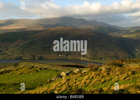 Südlichen Ende des Gebirges Rhinog über die Mawddach Mündung nahe Ortszentrum, Snowdonia, North Wales, UK Stockfoto