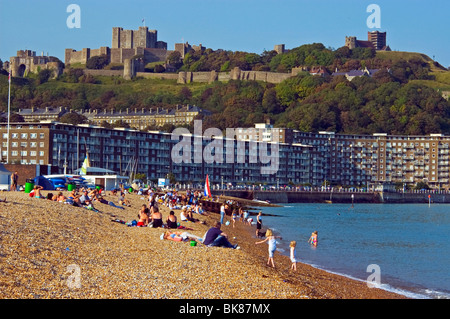 Dover Beach & Burg Stockfoto