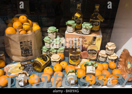 Schaufenster mit orange Spezialitäten in Sóller, Mallorca, Mallorca, Balearen, Spanien, Europa Stockfoto