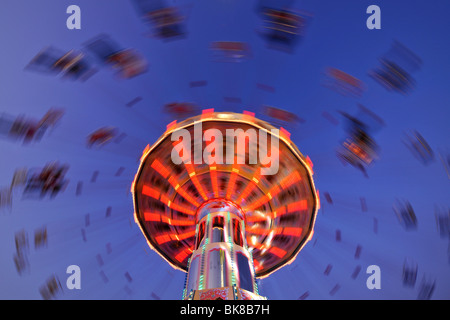 Nachtaufnahme, fisheye erschossen, Chair-O-Planes oder Swing-Karussell, Cannstatt Festival, Cannstatter Volksfest, Stuttgart, Baden-Wuer Stockfoto