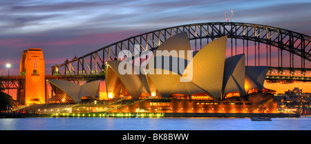 Panorama des Sydney Opera House, Sydney Harbour Bridge, Nacht, Sydney, New South Wales, Australien Stockfoto
