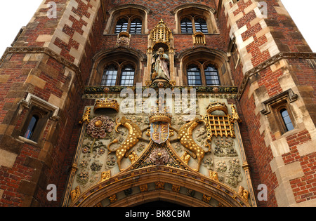 Detail der dekorativen Eingangstor des St. Johns College, gegründet im Jahre 1511 von Lady Margaret Beaufort, Bridge Street, Cambrid Stockfoto