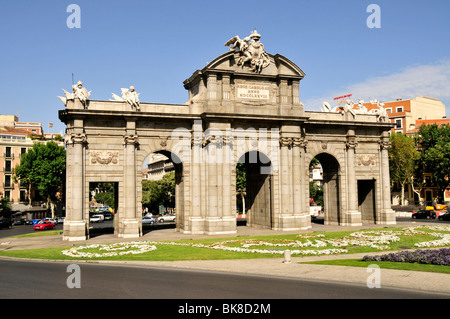 Puerta del Alcalá, Alcalá-Tor, Madrid, Spanien, Iberische Halbinsel, Europa Stockfoto