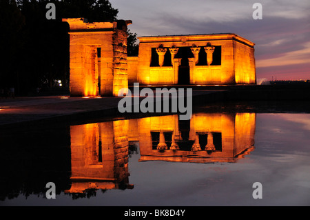 Templo de Debod, nubischen Tempel, Dämmerung, ein Geschenk der ägyptischen Regierung an Spanien im Jahre 1968, Madrid, Spanien, Iberische Halbinsel, E Stockfoto