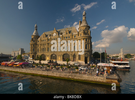 Haydarpasa Terminal (Türkisch: Haydarpasa Garı) ist eine Endstation Hauptbahnhof der türkischen Staatsbahn Stockfoto