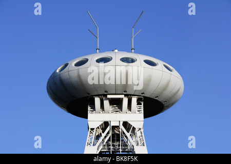 Luentec Tower, Colani-Ei auf einem Förderturm im Technologiezentrum Technologie center Lünen-vor, North Rhine-Westphalia Stockfoto