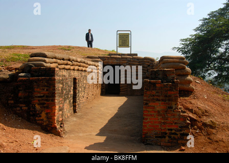 Erster Indochina Krieg 1954, Schlachtfeld mit Gräben und Bunker auf der A1 Hill, Dien Bien Phu, Vietnam, Südostasien, Asien Stockfoto