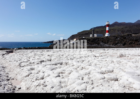 Teneguía Kochsalzlösung und Leuchttürme, alte und neue, Faro de Fuencaliente, La Palma, Kanarische Inseln, Spanien, Europa Stockfoto