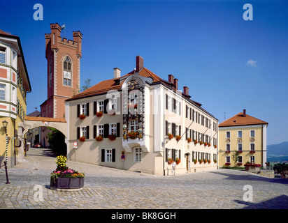 Amtsgericht mit Glockenspiel und Stadt Turm, Stadtplatz Stadtplatz, Furth im Wald, Bayerischer Wald, Oberpfalz, Bayern Stockfoto