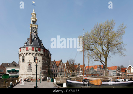 Historischen Wehrturm Hoofdtoren, Hafen von Hoorn, IJsselmeer, Provinz Nord-Holland, Niederlande, Europa Stockfoto