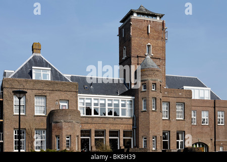 Hotel Huize Glory, prunkvolle Villa aus den 20er Jahren im Stil der Amsterdamer Schule, Bergen Aan Zee, Holland, dem Hollands Stockfoto