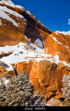 Partition Arch und Navajo Arch sind Twp einer Reihe von Bögen auf des schönen Teufels Garden Trail im Arches National Park, Utah Stockfoto