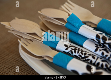 Einweg-Besteck aus Holz Stockfoto