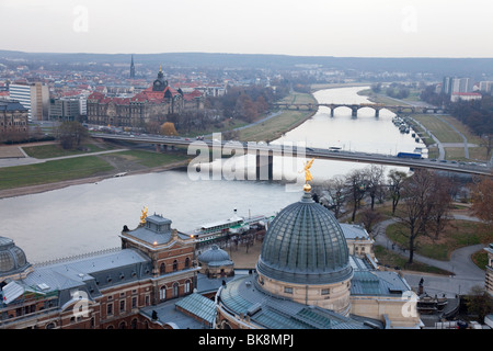 Blick von der Kuppel der Frauenkirche Kirche im historischen Stadtzentrum von Dresden, Deutschland Stockfoto