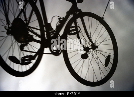 Silhouette Schatten eines Fahrrads. Stockfoto