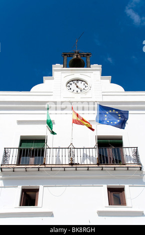 Blick auf Casa Consistorial Gebäude in der andalusischen Dorf Vejer, Spanien, Europa Stockfoto