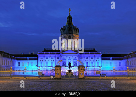 Hauptportal des Schloss Charlottenburg Palast während das Festival der Lichter 2009, Berlin, Deutschland, Europa Stockfoto