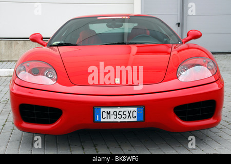 ein roter Ferrari 360 Challenge Stockfoto