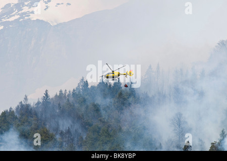 Waldbrand im Bereich Karwendel bei Innsbruck, Tirol, Österreich Stockfoto