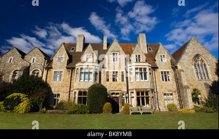 Des Königs Schule von Canterbury betrachtet aus dem Garten neben der Norman-Treppe in Canterbury, Kent, UK. Stockfoto