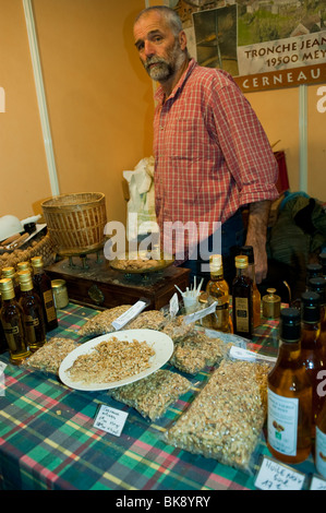 Small Business Man Working Organic Food Trade Show, Paris, Frankreich, Foire Exposition Stockfoto