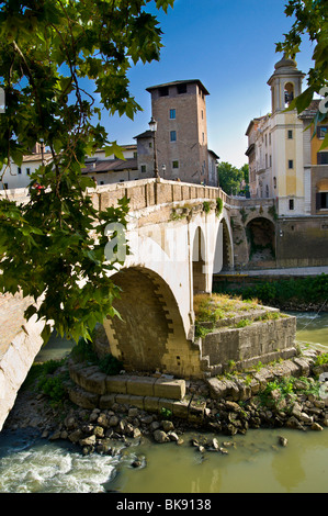 Der Fabricio-Brücke in der Tiberinsel, Rom, Italien. Stockfoto