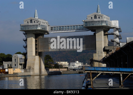 Japan, Numazu: Anti-Tsunami-Barriere Stockfoto