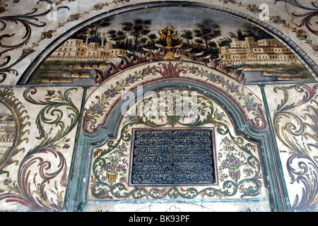 Die Wände der Et'hem Bey Moschee in Tirana Skanderbeg-Platz sind fein bemalt, innen und außen Stockfoto