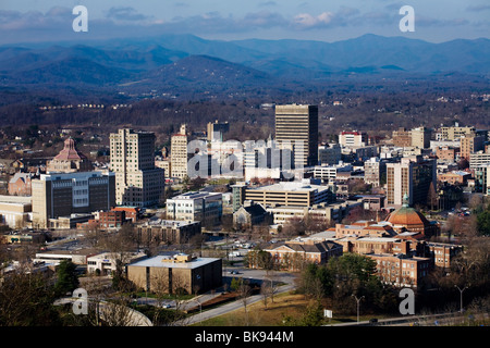 Asheville, North Carolina, eingebettet in den Blue Ridge Mountains Stockfoto