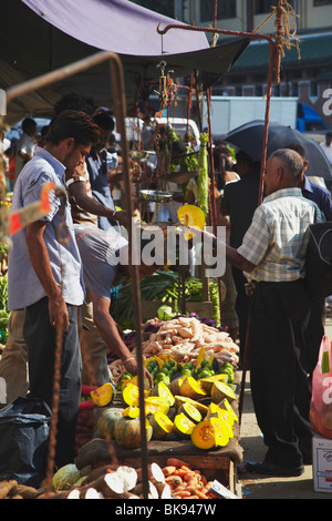 Produkte zum Verkauf auf Markt, Kandy, Sri Lanka Stockfoto