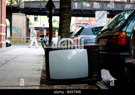 Fernseher in einer Straße, Berlin, Deutschland Stockfoto