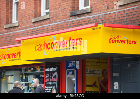Ein Cash-Konverter-Shop in Blackburn, Lancashire, Großbritannien. Stockfoto