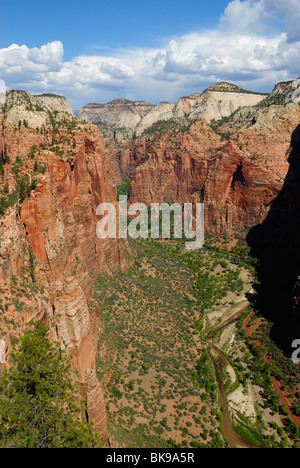 Malerische Aussicht auf den Zion-Nationalpark von Angels Landing Site, Utah, USA Stockfoto