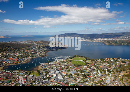 Lindisfarne Bay, River Derwent und Tasman Bridge, Hobart, Tasmanien, Australien - Antenne Stockfoto