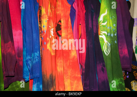 Tie Dye Kleidung, Stall, Covent Garden, London, UK-Markt Stockfoto