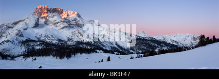 Hohe Gaisl Berg am blauen Stunde, Panoramabild, Zwischensprint Hochplateau, Dolomiten, Südtirol, Italien, Europa Stockfoto