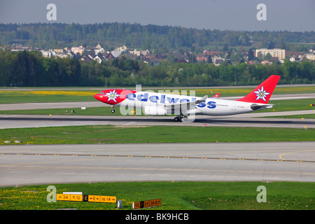 Flugzeug Abflug vom Flughafen Zürich, Schweiz, Europa Stockfoto