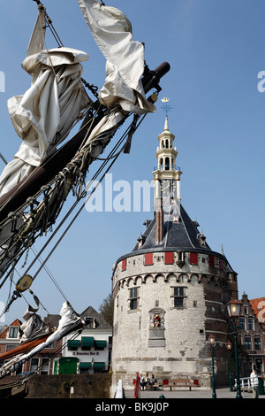 Historischen Wehrturm Hoofdtoren, Hafen von Hoorn, IJsselmeer, Nordholland, Holland, Niederlande, Europa Stockfoto