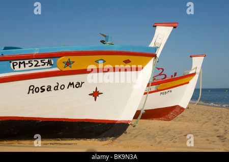 Angelboote/Fischerboote in Armacao de Pera, Algarve, Portugal, Europa Stockfoto