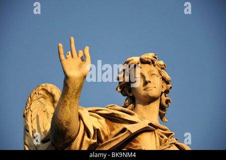 Detail der Statue eines Engels auf Engels Brücke, Altstadt Zentrum, Rom, Italien, Europa Stockfoto